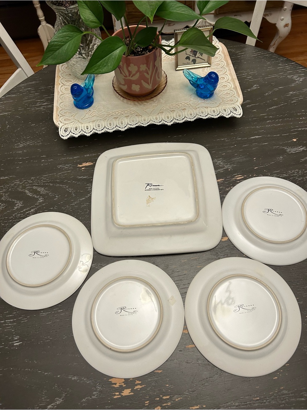 Rosanna Studio kitschy vintage Valentine plate set of 5. - Picture 9 of 9